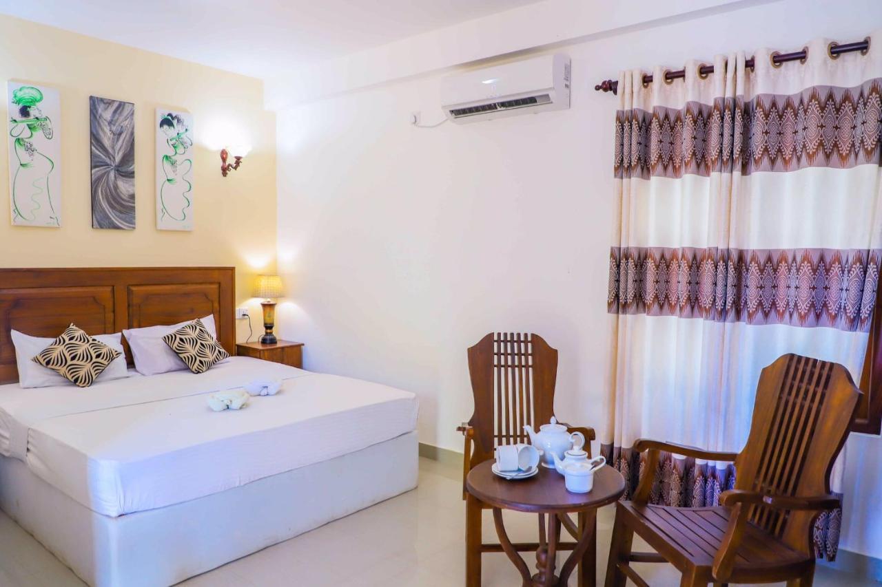 Ilamparuma Hotel Weligama Exterior photo