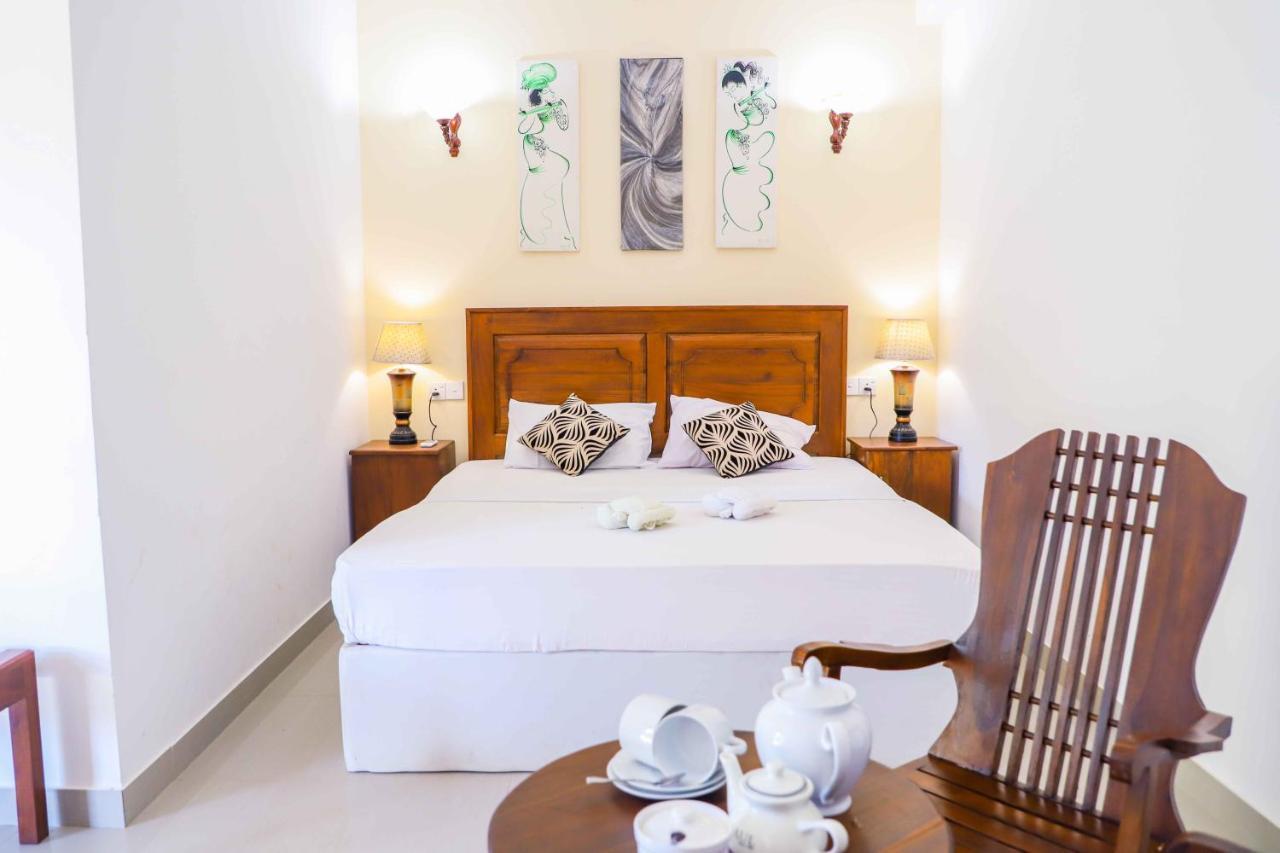 Ilamparuma Hotel Weligama Exterior photo